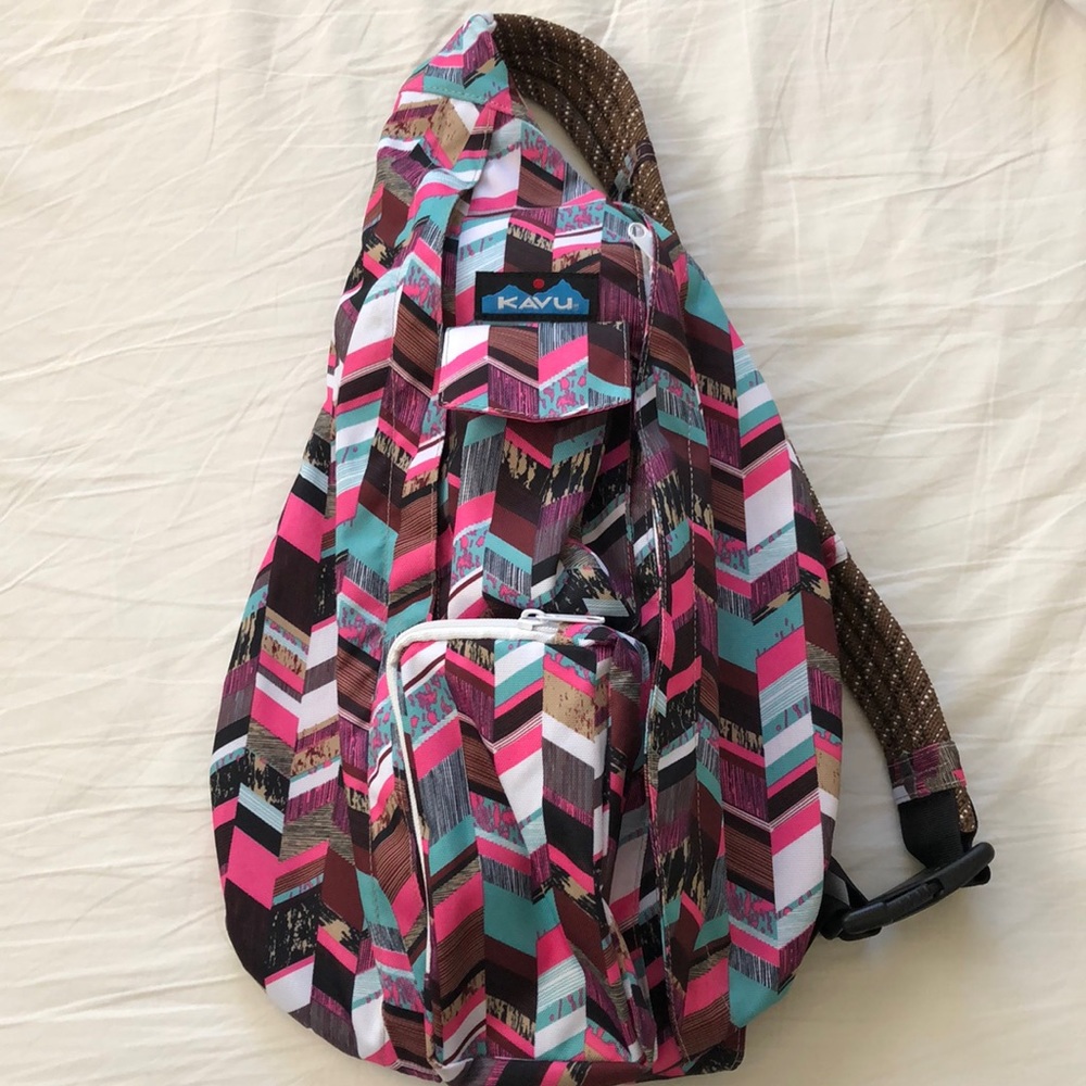 Kavu rope sling crossbody bag backpack geometric pink print EUC
